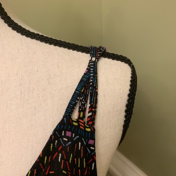 NWOT Multi-Pattern Design Tank Top - Picture 4 of 5